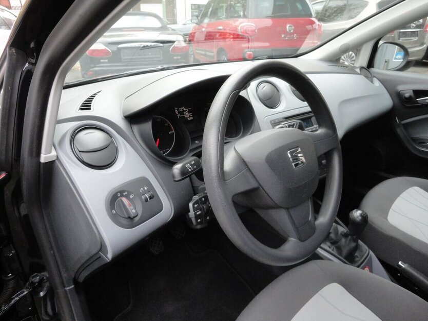 Seat Ibiza Reference Salsa 1,4 Klima SHZ Alu15.76 Tkm 76.000 km 7.990 € Neuss 41462