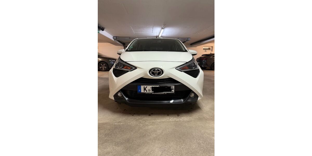 Toyota Aygo (X) 16.020 km 14.000 &euro; Köln 51147