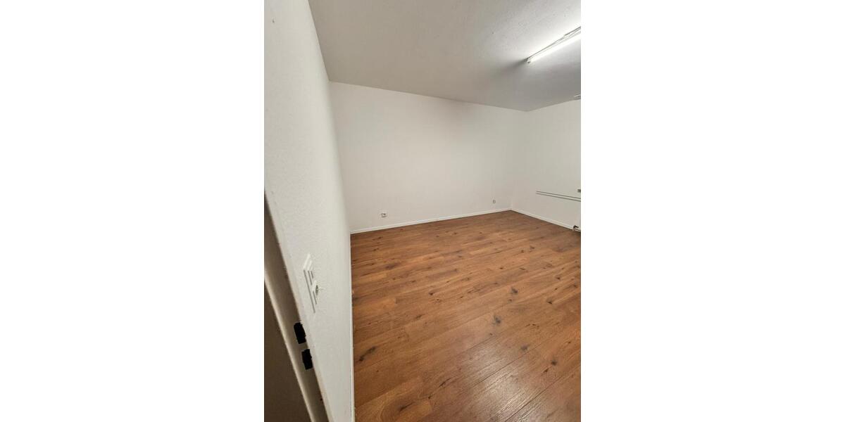 Etagenwohnung Leverkusen Bergisch Neukirchen - 3 Zimmer, 90 m&sup2;, 190.000&euro; | Angebot:26639417