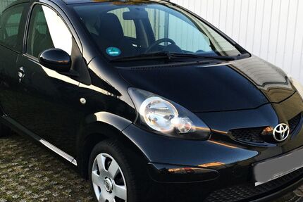 Toyota Aygo (X) 123.800 km 3.300 € Leverkusen 51377