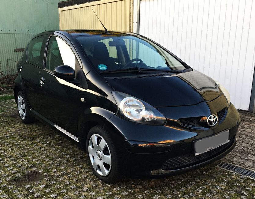 Toyota Aygo (X) 123.800 km 3.300 € Leverkusen 51377