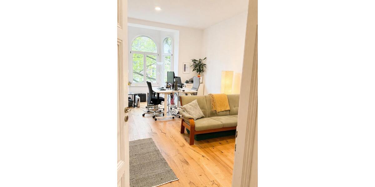 Etagenwohnung Düsseldorf Oberbilk - 3 Zimmer, 108 m&sup2;, 2.200&euro; | Angebot:26327038