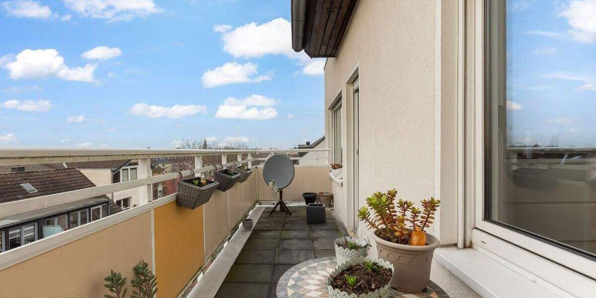 Etagenwohnung Köln Niehl - 3 Zimmer, 83 m&sup2;, 349.000&euro; | Angebot:24825568