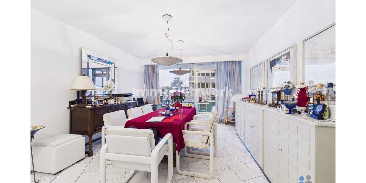 Etagenwohnung Neuss Innenstadt - 3 Zimmer, 78 m&sup2;, 275.000&euro; | Angebot:24814323