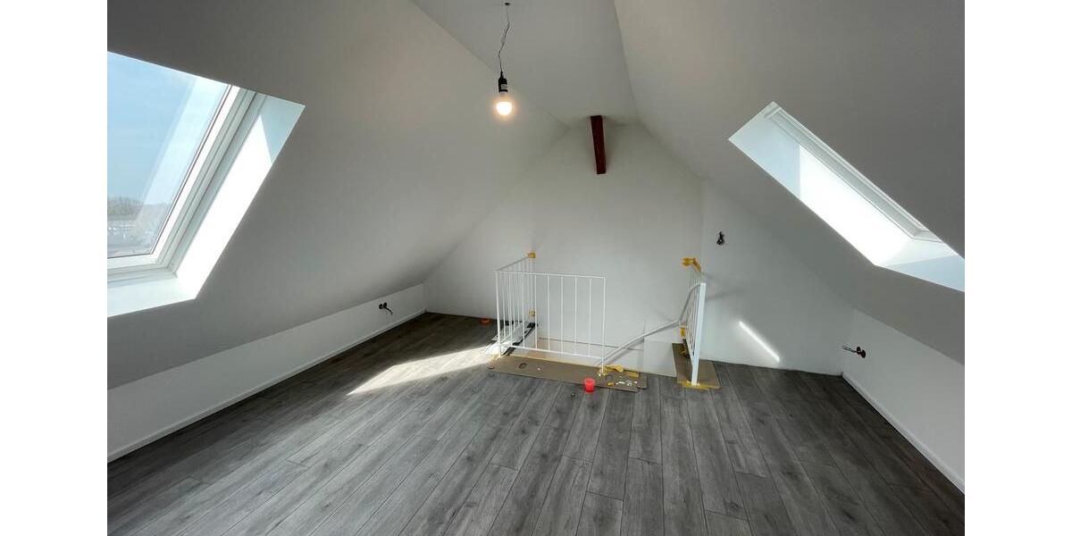 Dachgeschoßwohnung Bergisch Gladbach Paffrath - 2 Zimmer, 55 m&sup2;, 980&euro; | Angebot:25832684