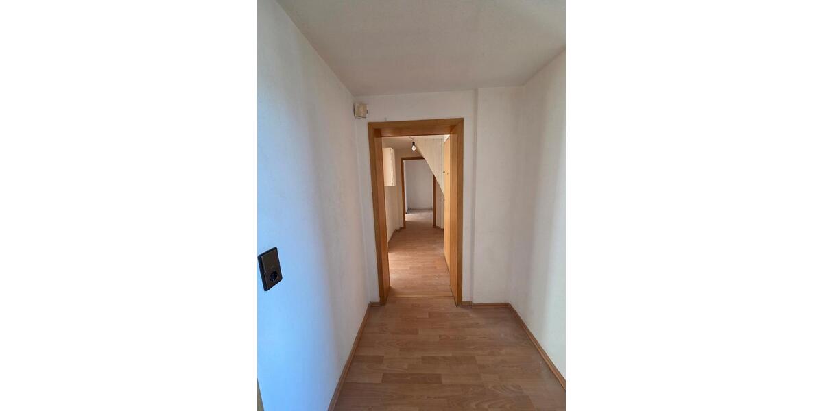 Dachgeschoßwohnung Wuppertal Gemarkung Barmen - 4 Zimmer, 90 m&sup2;, 625&euro; | Angebot:25963687