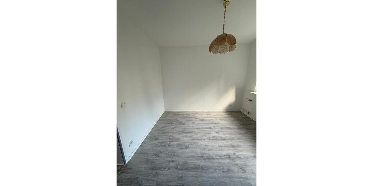 Etagenwohnung Velbert Langenberg - 3 Zimmer, 77 m&sup2;, 1.100&euro; | Angebot:27600464