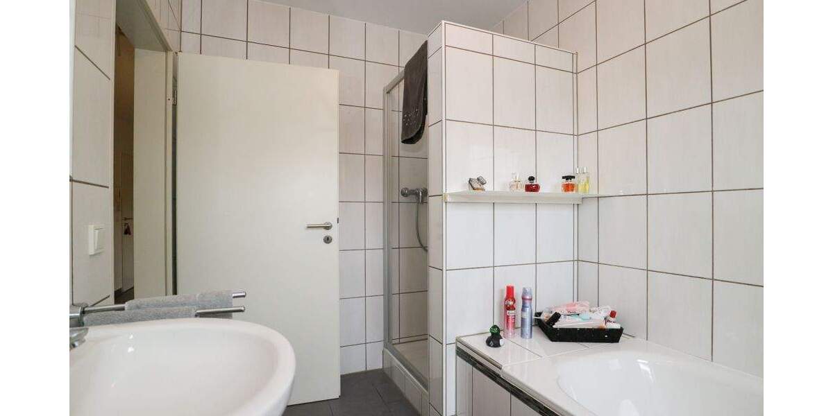 Mehrfamilienhaus, Wohnhaus Neuss / Rosellerheide Rosellen - 8 Zimmer, 282 m&sup2;, 750.000&euro; | Angebot:24041600