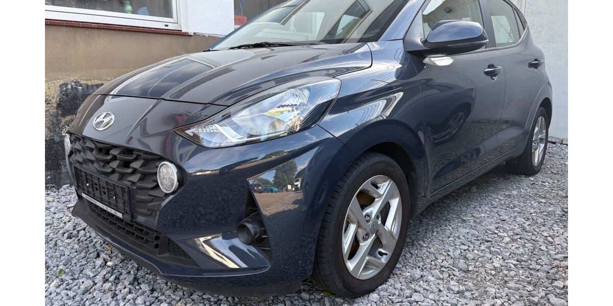 Hyundai i10 22.653 km 13.490 &euro; Solingen 42653