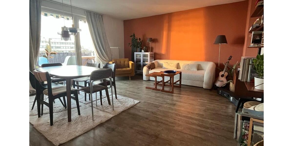 Dachgeschoßwohnung Düsseldorf Stadtbezirk 2 - 2.5 Zimmer, 90 m&sup2;, 1.500&euro; | Angebot:24421846