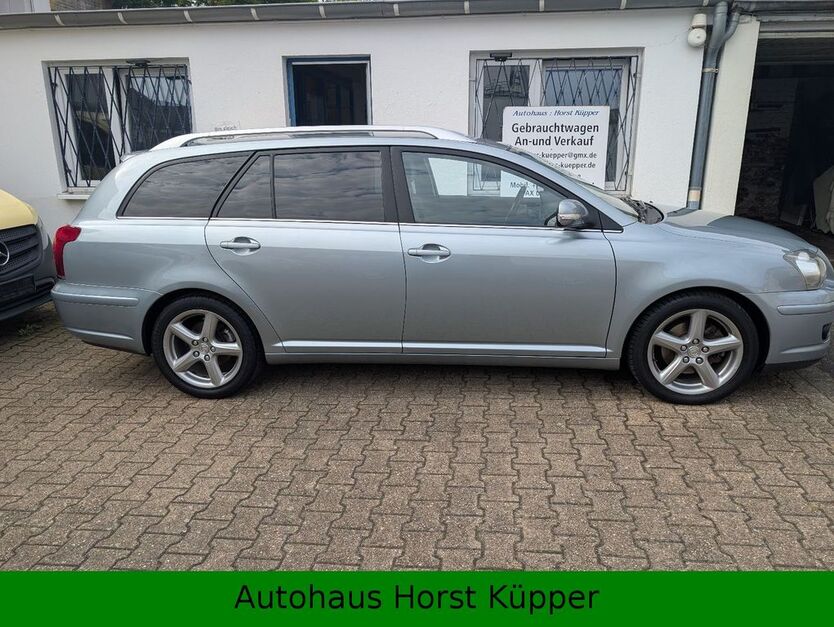 Toyota Avensis 153.264 km 5.000 € Düsseldorf 40472