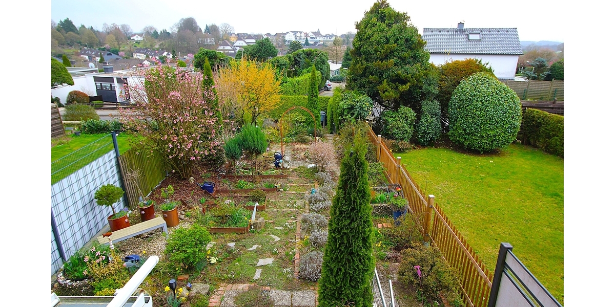 Klassisches, gut gepflegtes Reihenmittelhaus mit schönem Garten und Garage. Top Lage von Witzhelden! - Einfamilienhaus Leichlingen / Witzhelden Witzhelden | Angebot:25920125