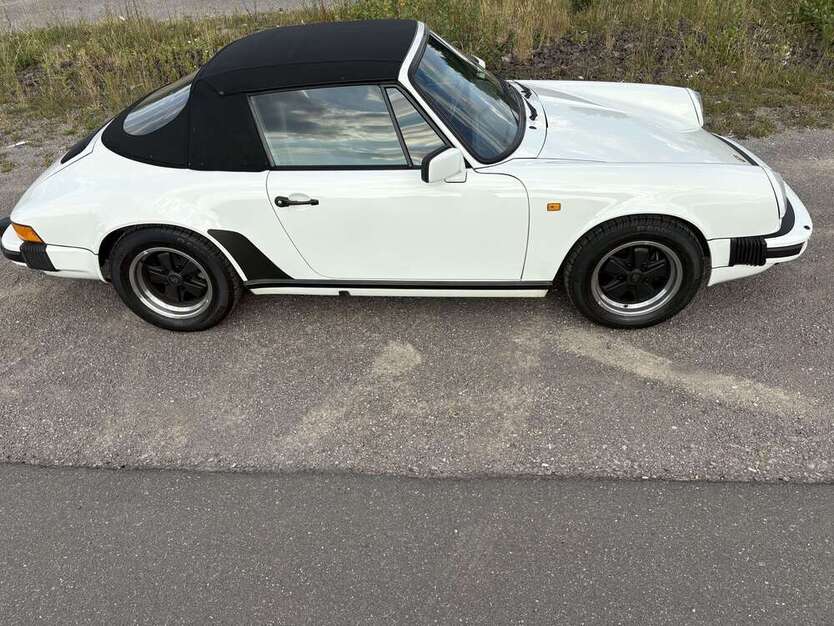 911