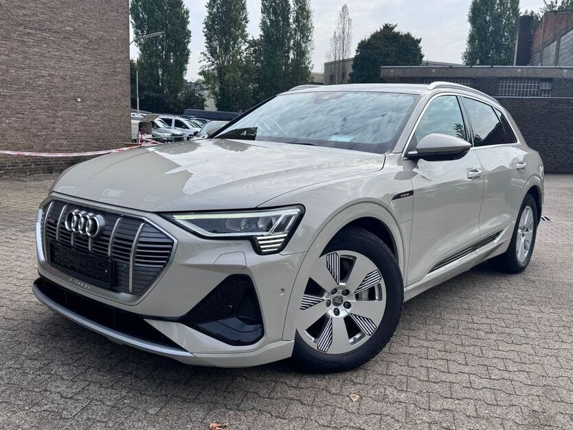 Audi e-tron 79.411 km 28.800 € Düsseldorf 40597