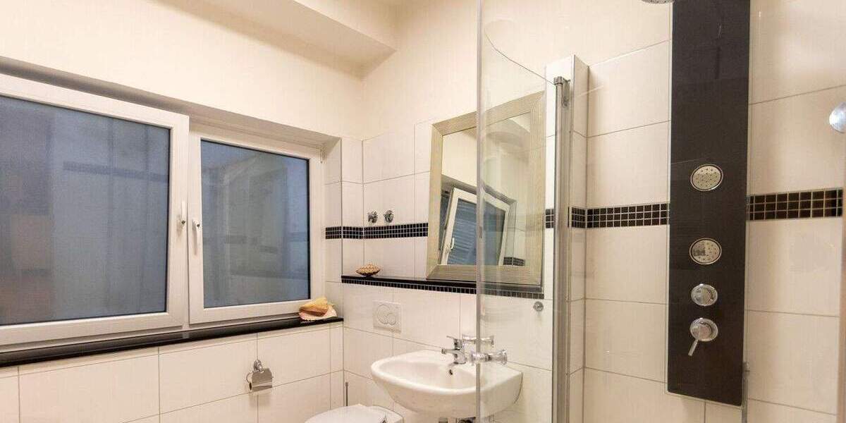 Einfamilienhaus Neuss Selikum - 9 Zimmer, 390 m&sup2;, 1.750.000&euro; | Angebot:25688844