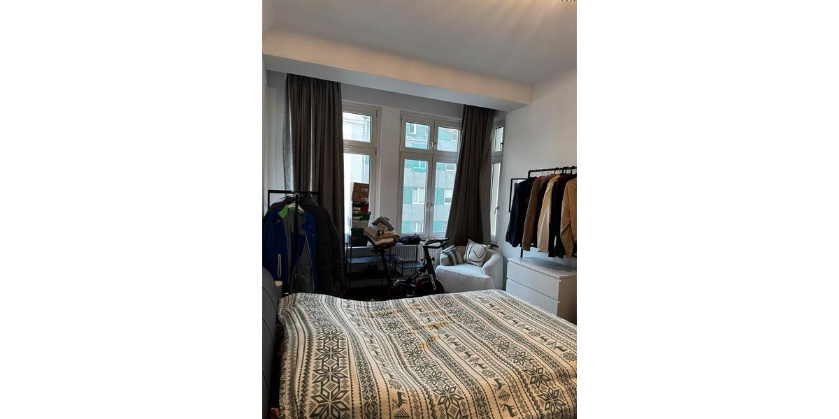 Etagenwohnung Düsseldorf Oberbilk - 1 Zimmer, 84 m&sup2;, 900&euro; | Angebot:24495233