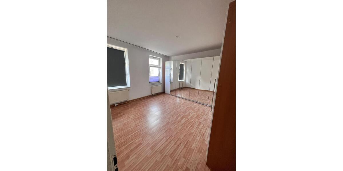 Etagenwohnung Solingen Aufderhöhe - 3 Zimmer, 100 m&sup2;, 1.250&euro; | Angebot:25404214