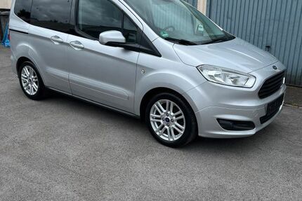 Ford Tourneo Courier 90.021 km 9.950 &euro; Solingen 42699