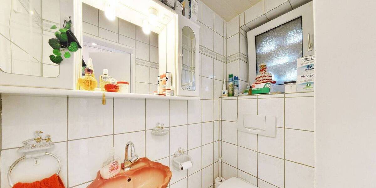 Reihenmittelhaus Neuss Weckhoven - 6 Zimmer, 104 m&sup2;, 399.000&euro; | Angebot:26569359