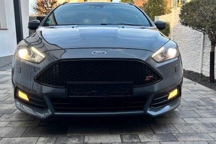 Ford Focus 143.500 km 10.600 &euro; Neuss 41470