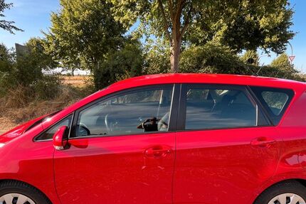 Toyota Verso-S 89.919 km 6.899 &euro; Köln 50859