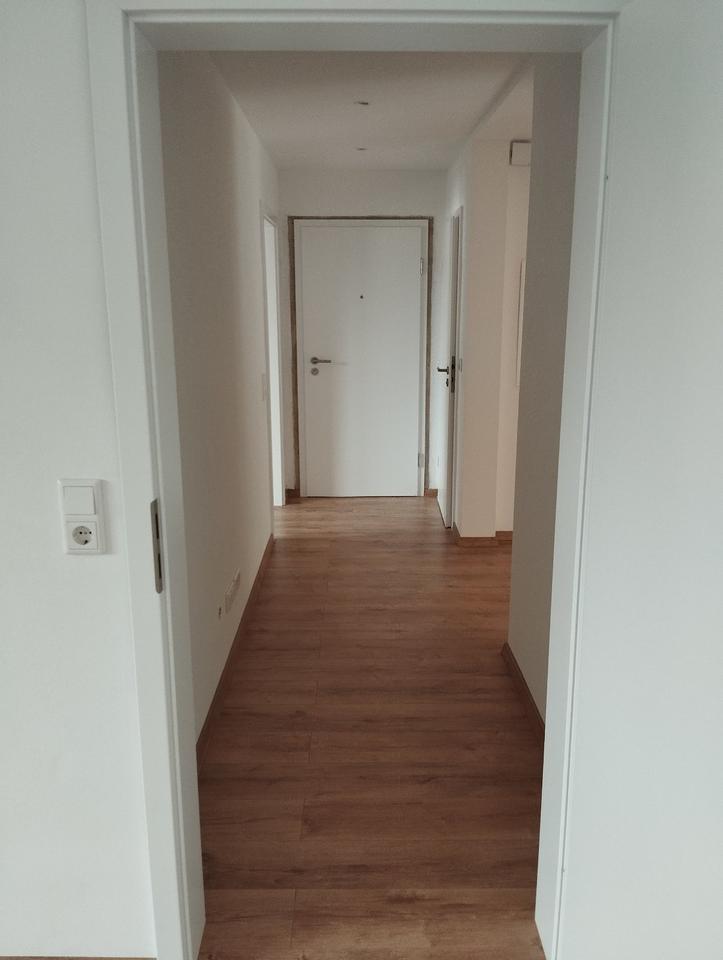 Dachgeschosswohnung *** Erstbezug nach vollständiger Sanierung ** zimmer