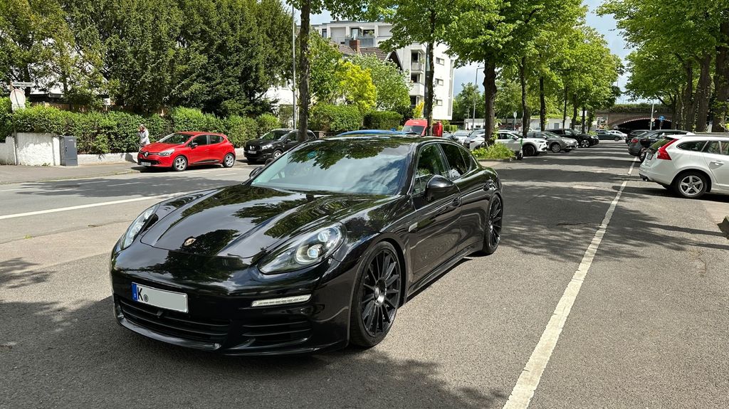 Porsche Panamera 199.652 km 30.879 &euro; Köln 50676