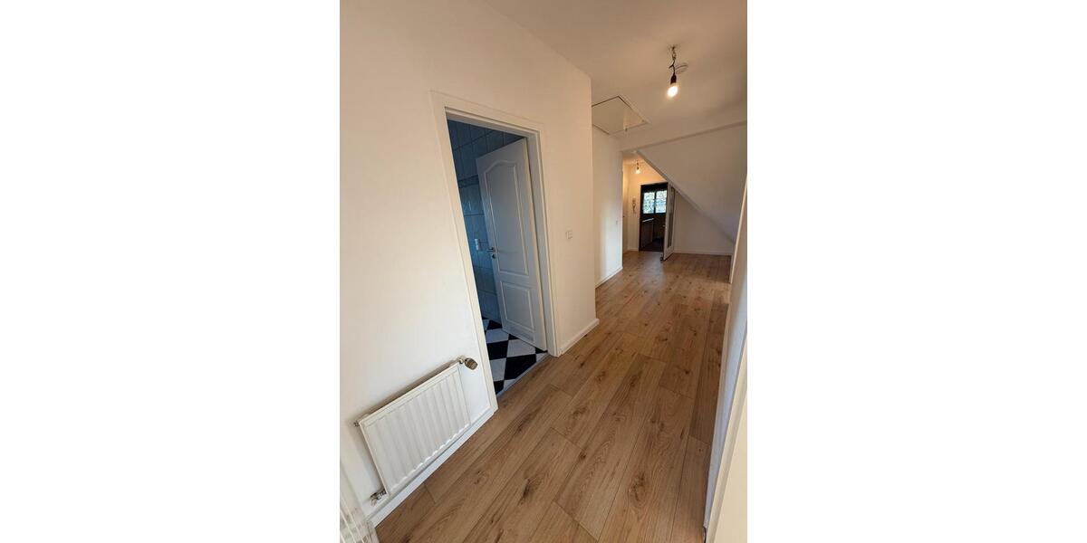 Zentrale 2-Zi.-DG-Wohnung in Lüttringhausen, renoviert & hell 2 zimmer