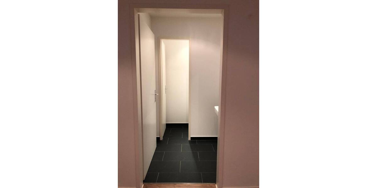 Gewerbeobjekt Düsseldorf Stadtmitte - 4 Zimmer, 125 m&sup2;, 2.500&euro; | Angebot:23953587