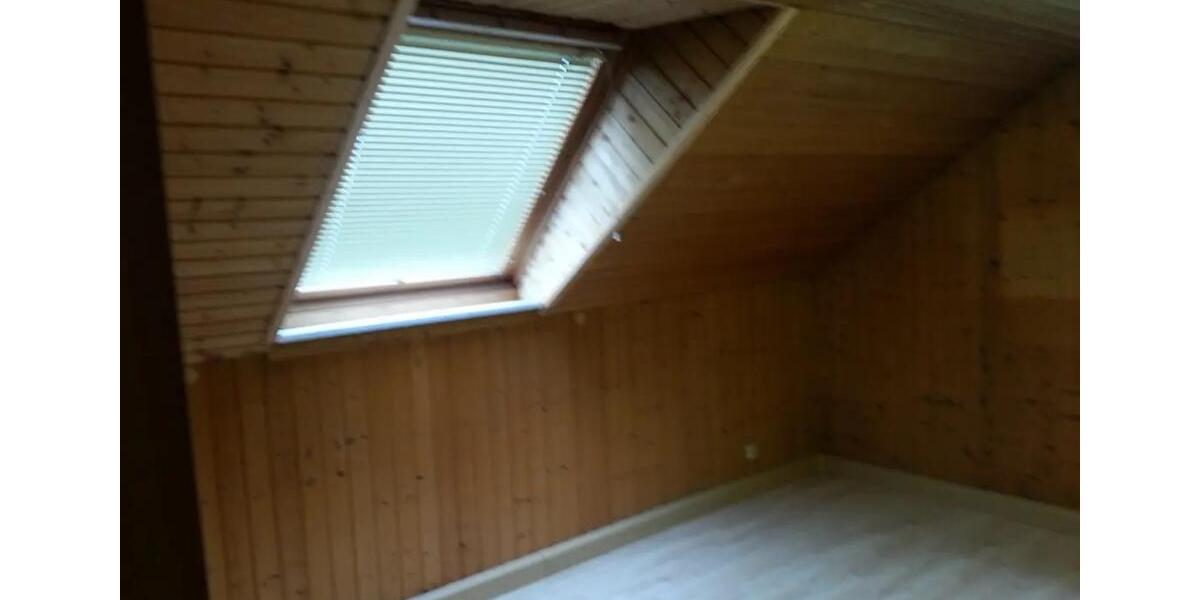 Maisonettenwohnung Solingen - 5 Zimmer, 125 m&sup2;, 1.200&euro; | Angebot:25612802