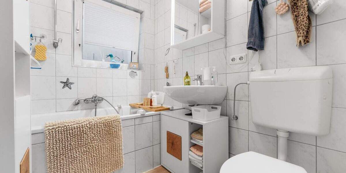 Mehrfamilienhaus, Wohnhaus Odenthal Hüttchen - 8 Zimmer, 251 m&sup2;, 399.000&euro; | Angebot:25775948