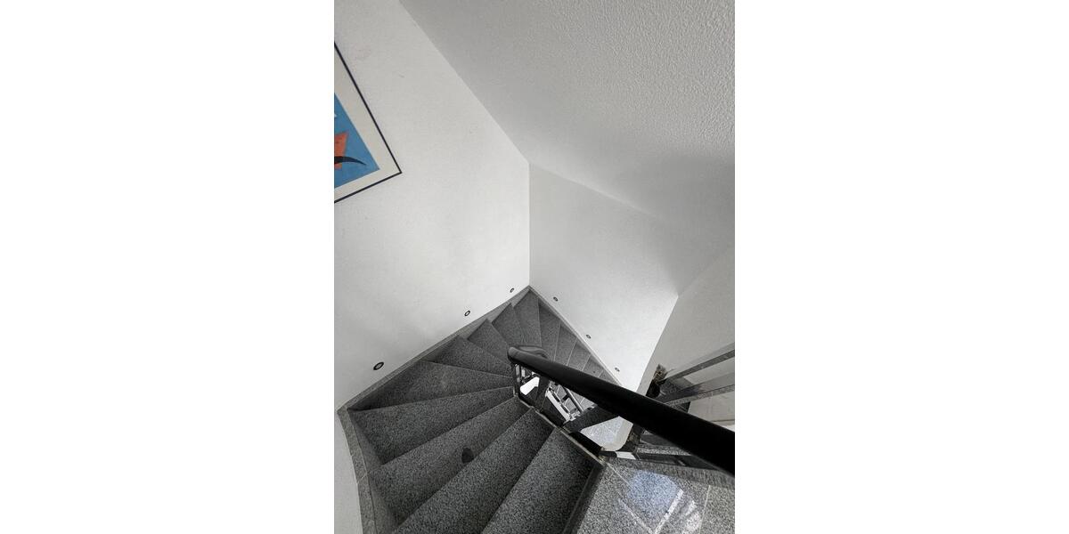 Dachgeschoßwohnung Düsseldorf Stadtbezirk 5 - 2 Zimmer, 80 m&sup2;, 1.400&euro; | Angebot:26479425