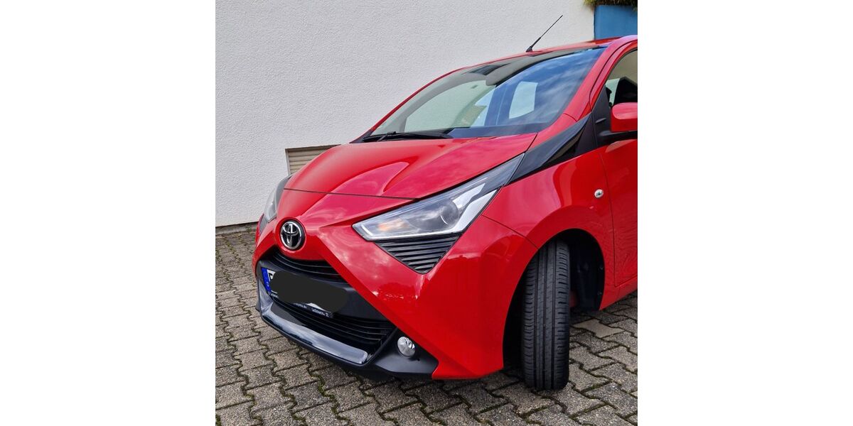 Toyota Aygo (X) 29.500 km 9.800 € Solingen 42697