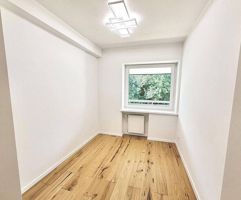 Provisionsfreier Direktverkauf: Kernsanierte 3-Zimmer-Wohnung mit TG , Düsseldorf-Golzheim