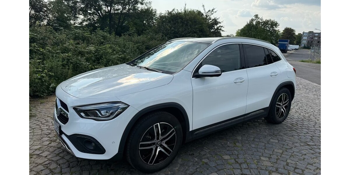 Mercedes-Benz GLA-Klasse 77.300 km 32.900 € Köln 50667