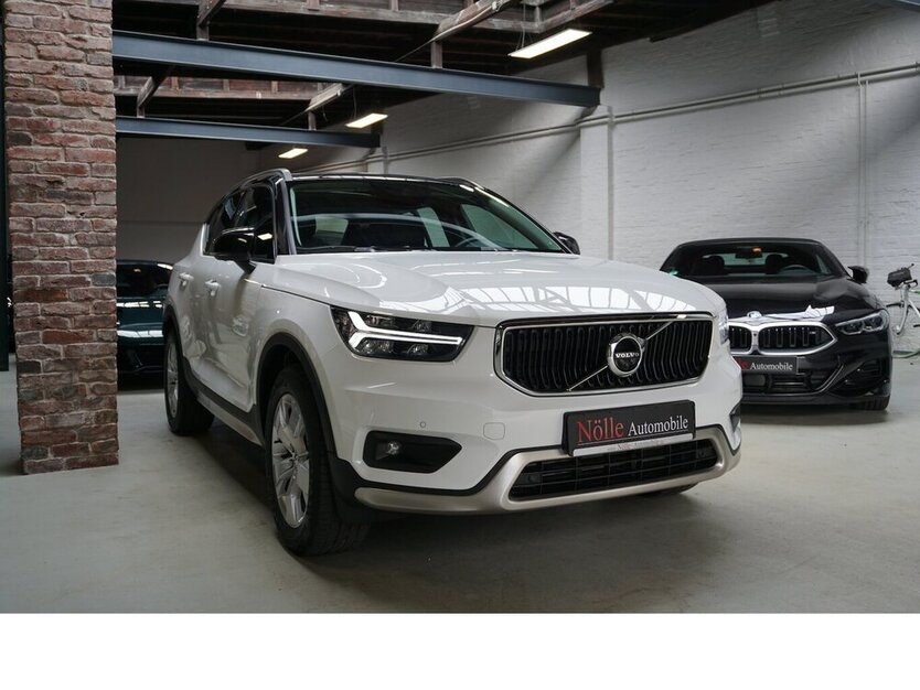 Volvo XC40 AWD Momentum Pano Leder 360° AHK H&K 83.559 km 26.900 € Wuppertal 42327