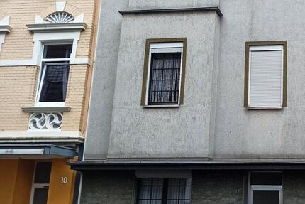 Haus Neuss - 8 Zimmer, 120 m&sup2;, 285.000&euro; | Angebot:24252873