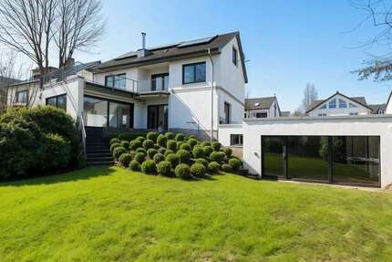 Haus zum Kaufen in Leverkusen 1.650.000 € 370 m² 8 zimmer