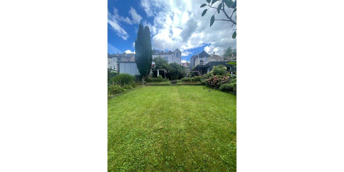 Doppelhaushälfte Solingen Mitte - 9 Zimmer, 210 m&sup2;, 340.000&euro; | Angebot:25832753