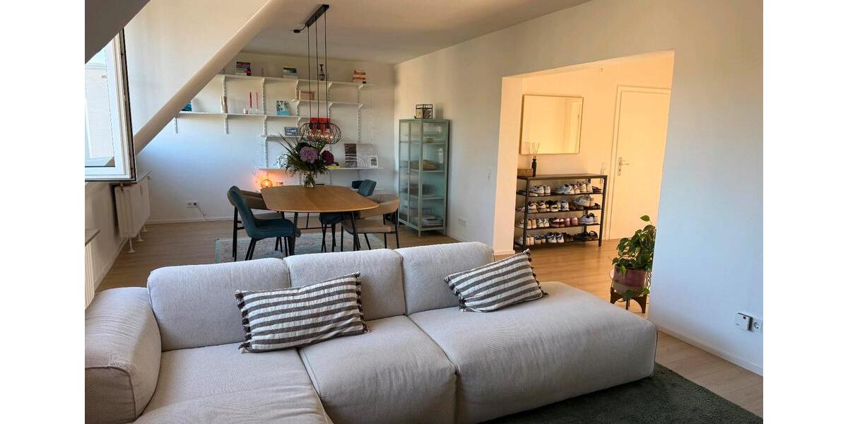 Dachgeschoßwohnung Düsseldorf Niederkassel - 3 Zimmer, 102 m&sup2;, 2.350&euro; | Angebot:27598728