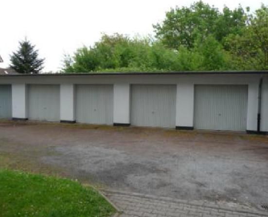 Provisionsfrei* Mehrfamilienhaus mit 4 Garagen in guter Lage 14 zimmer