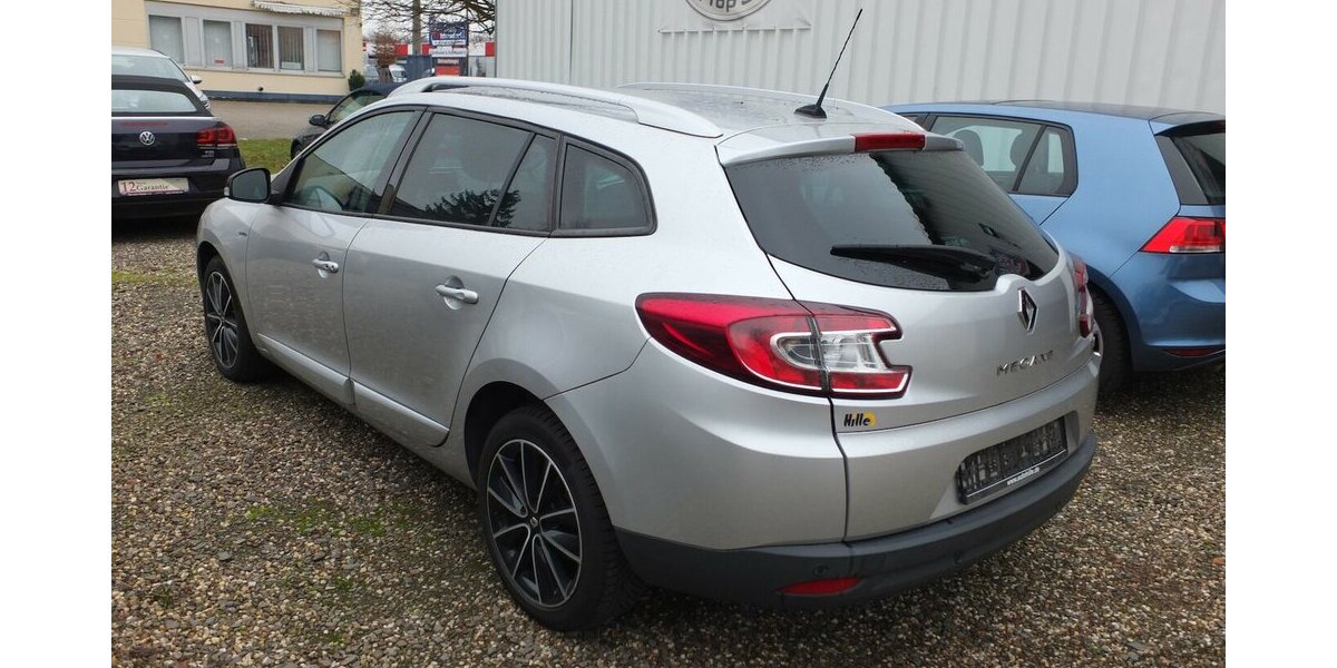 Renault Megane BOSE EDITION NAVI KLIMAAUTOM TEILLEDER PARK 107.158 km 7.408 &euro; Köln 50858