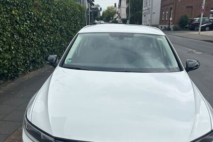 VW Passat 154.000 km 9.800 &euro; Solingen 42657