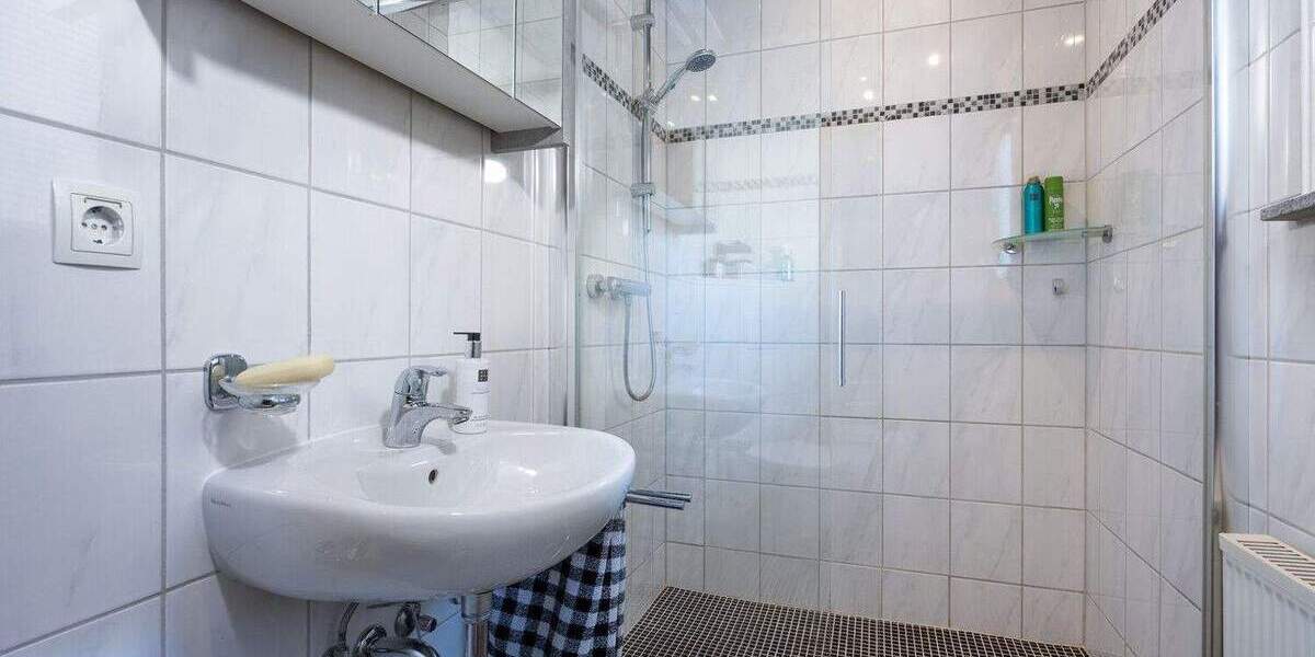 Einfamilienhaus Velbert Mitte - 4 Zimmer, 118 m&sup2;, 469.000&euro; | Angebot:24724074