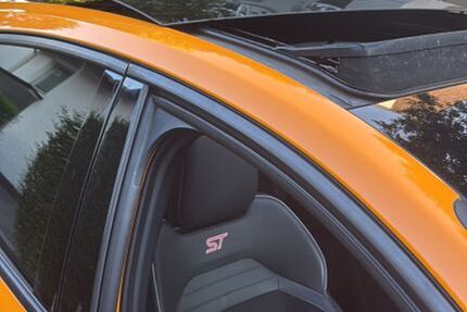 Ford Focus 102.400 km 21.200 &euro; Remscheid 42859