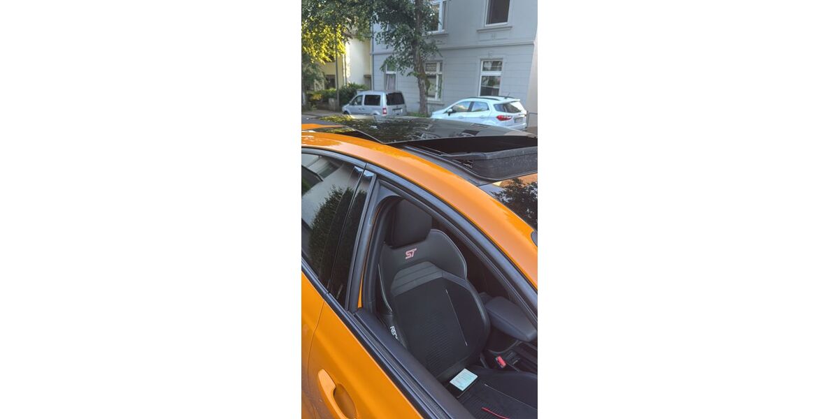 Ford Focus 102.400 km 21.200 &euro; Remscheid 42859
