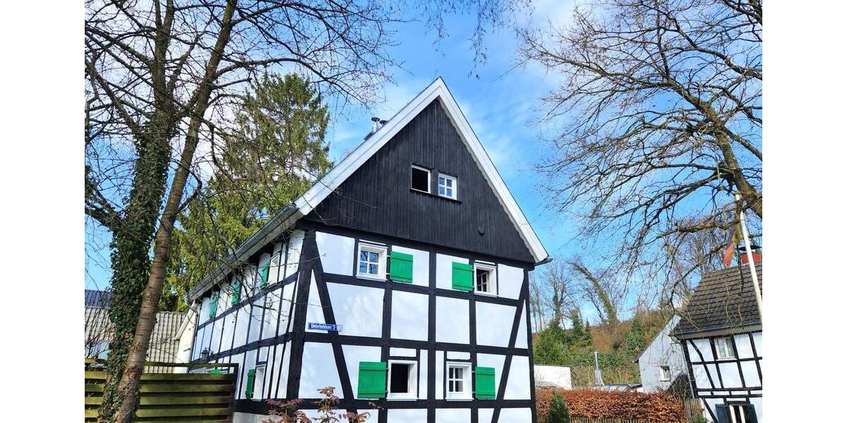 Einfamilienhaus Bergisch Gladbach Paffrath - 4 Zimmer, 155 m&sup2;, 2.350&euro; | Angebot:25715770