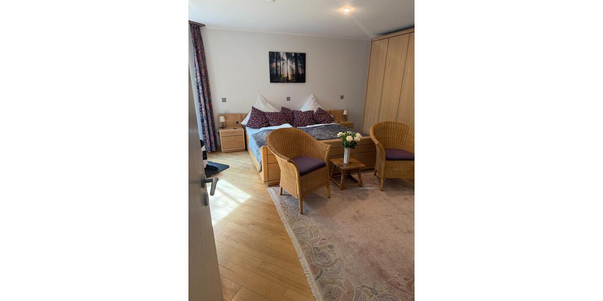 Erdgeschoßwohnung Leichlingen (Rheinland) - 2 Zimmer, 90 m&sup2;, 1.800&euro; | Angebot:24653747