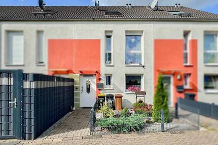 Modernes Reihenmittelhaus mit kleinem Garten und Einzelgarage in Ratingen - KfW 70 Effizienz!