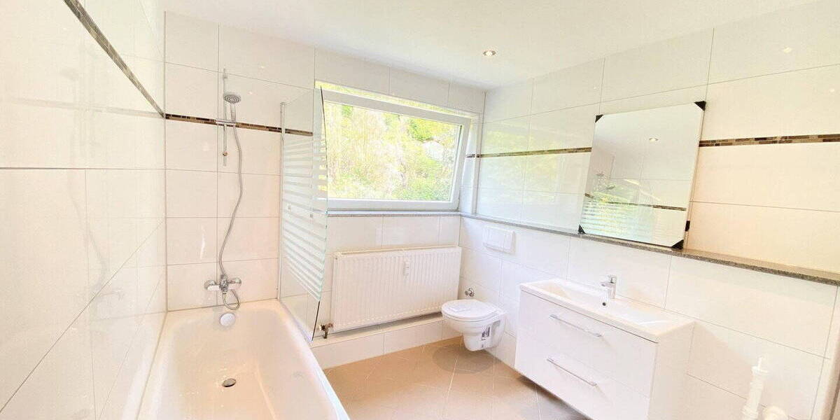 Etagenwohnung Düsseldorf Unterbach - 2 Zimmer, 66 m&sup2;, 850&euro; | Angebot:26611096